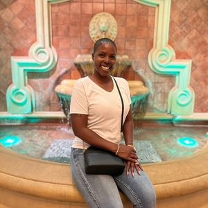 Meet your Posher, Lashaunda